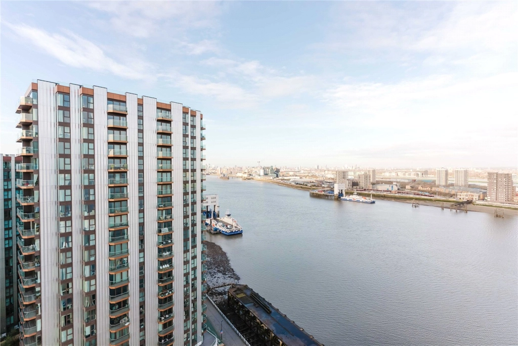 2 bedrooms apartments/flats for sale in Duke of Wellington Avenue, Woolwich - SE18 view 13