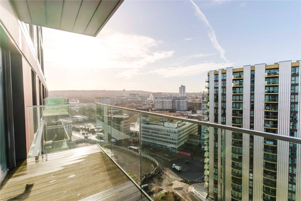 2 bedrooms apartments/flats for sale in Duke of Wellington Avenue, Woolwich - SE18 view 10