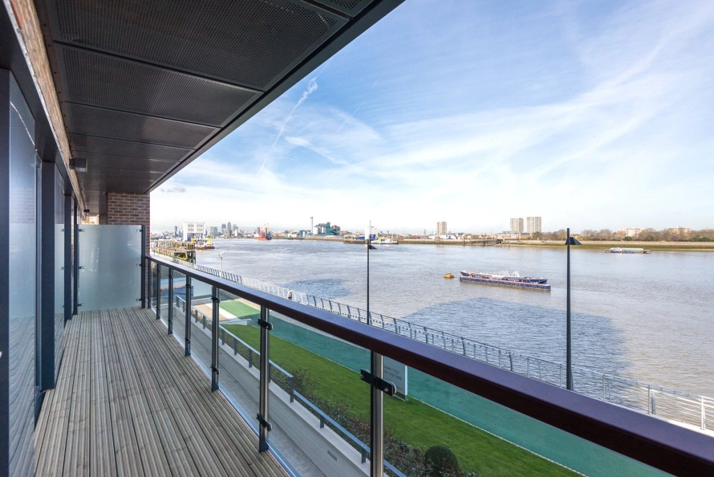 2 bedrooms apartments/flats for sale in Duke of Wellington Avenue, Woolwich - SE18 view 8