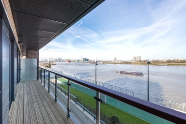 Duke of Wellington Avenue, Woolwich - SE18 view 8