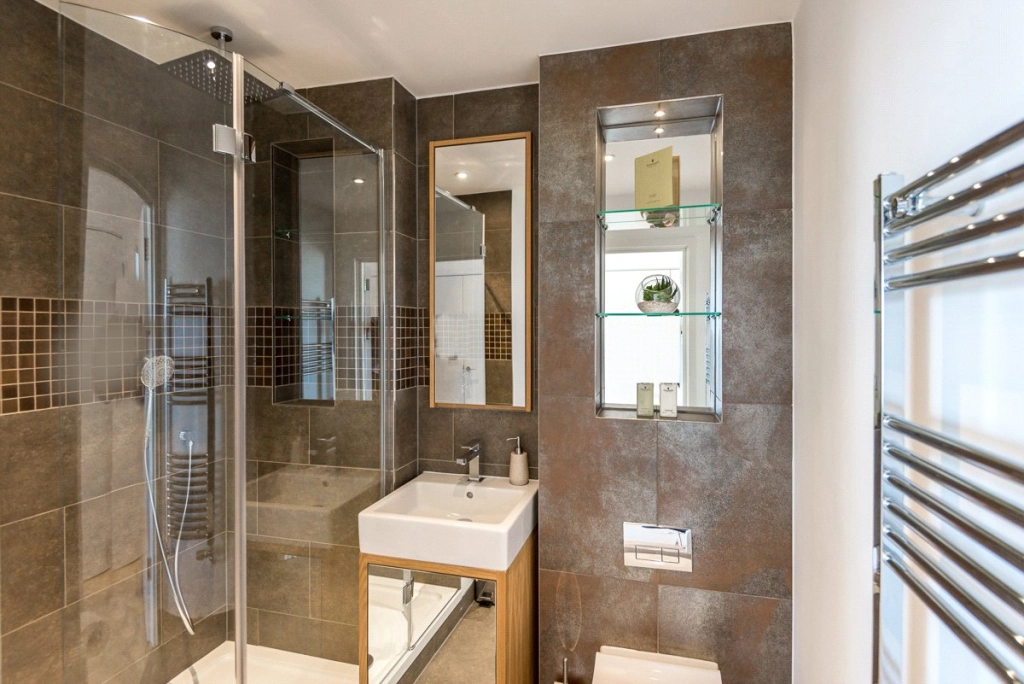 2 bedrooms apartments/flats for sale in Duke of Wellington Avenue, Woolwich - SE18 view 5