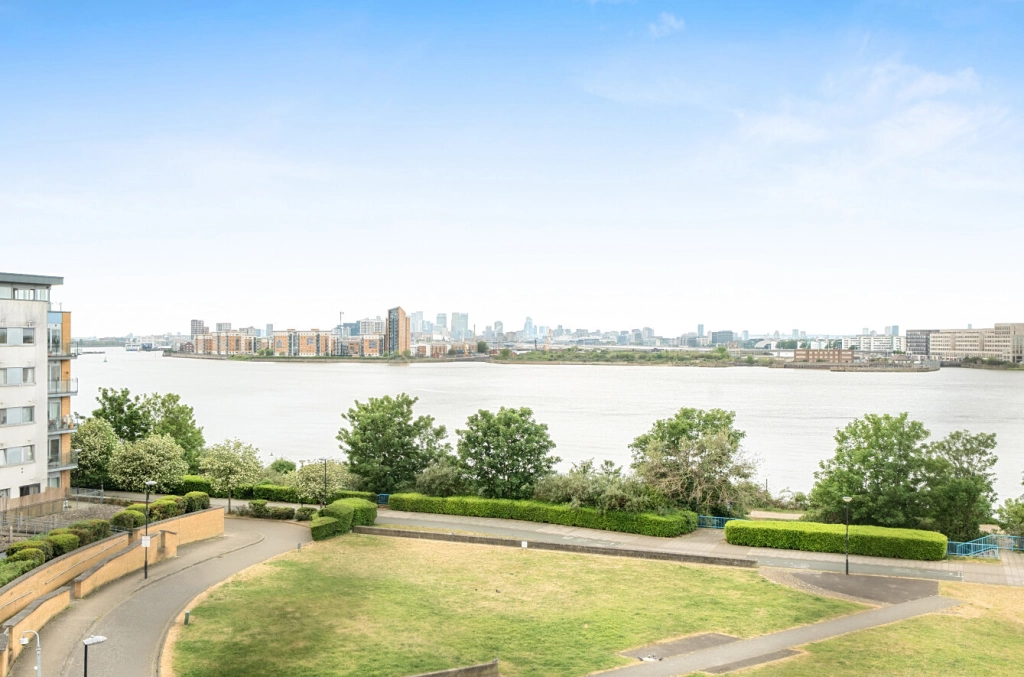 2 bedrooms apartments/flats for sale in Tideslea Path, Thamesmead - SE28 view 7