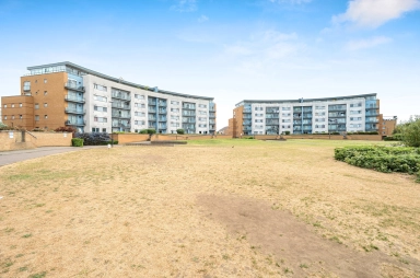 Tideslea Path, Thamesmead - SE28 view 8