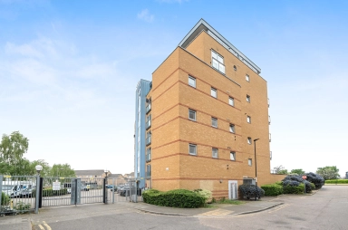 Tideslea Path, Thamesmead - SE28 view 11