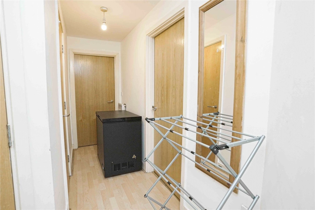 2 bedrooms apartments/flats for sale in Brook Square, Woolwich - SE18 view 9
