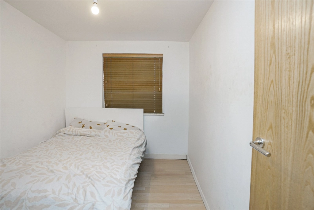 2 bedrooms apartments/flats for sale in Brook Square, Woolwich - SE18 view 8