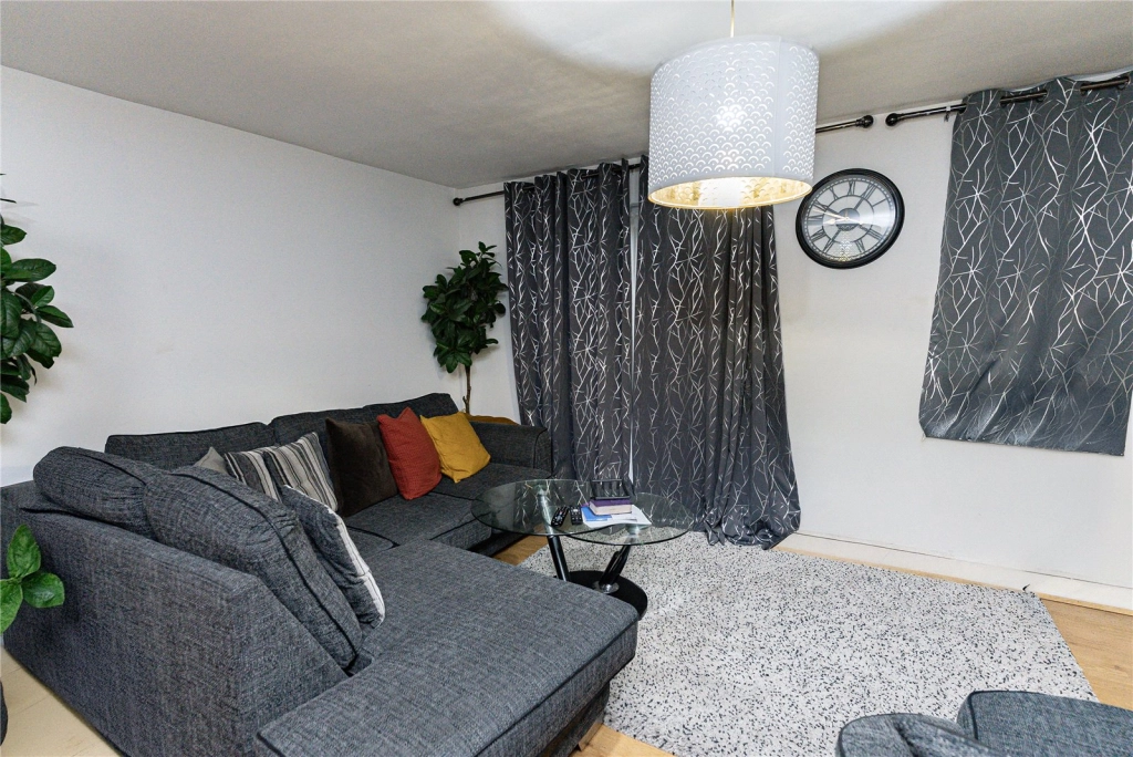 2 bedrooms apartments/flats for sale in Brook Square, Woolwich - SE18 view 2