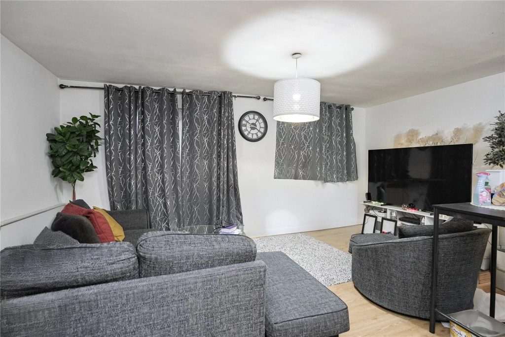 2 bedrooms apartments/flats for sale in Brook Square, Woolwich - SE18 view 3