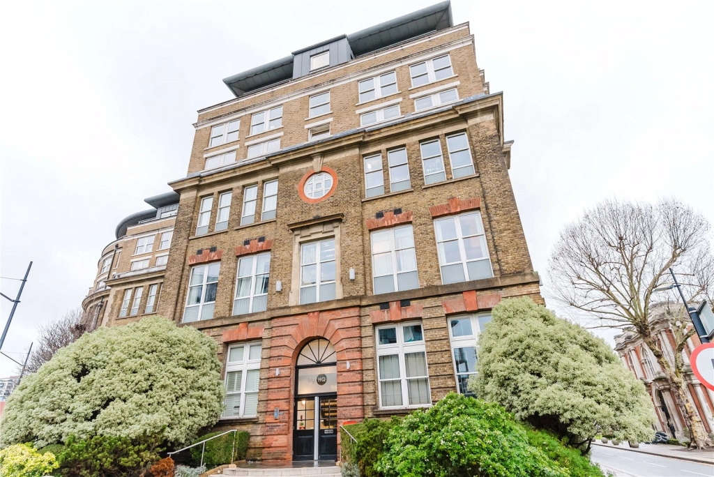 1 bedroom apartments/flats for sale in Cadogan Road, Woolwich - SE18 view 9