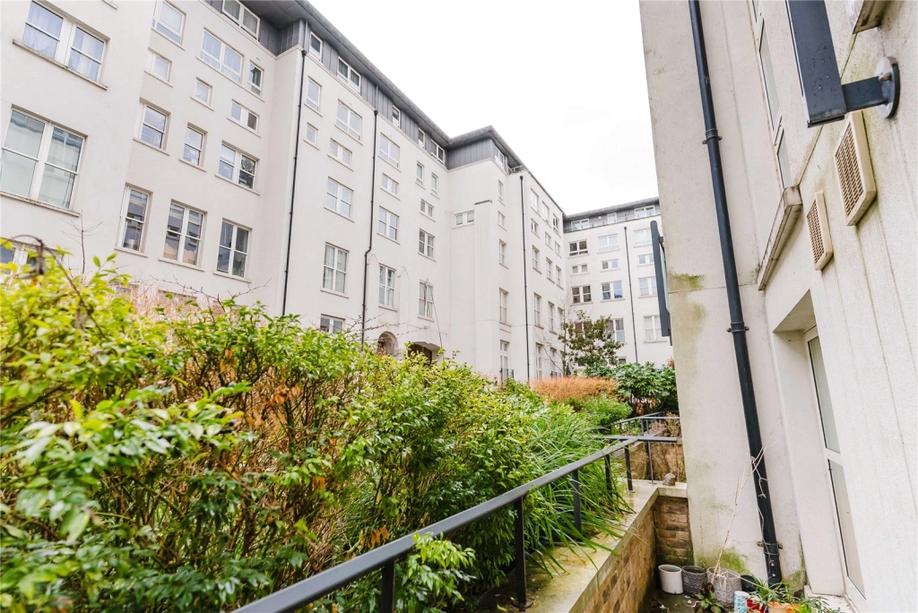 1 bedroom apartments/flats for sale in Cadogan Road, Woolwich - SE18 view 18