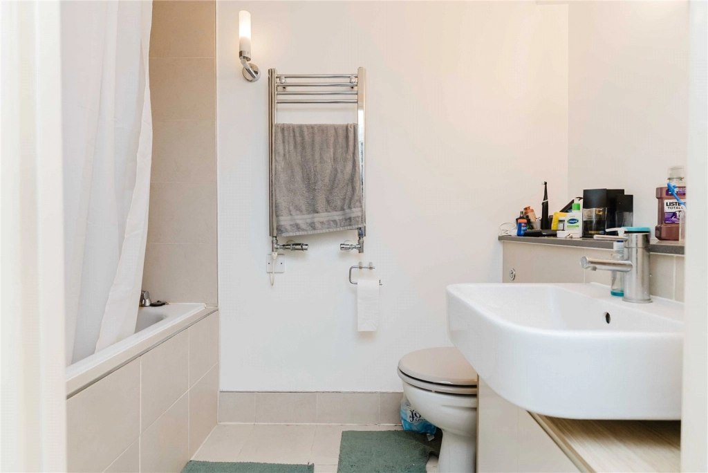 1 bedroom apartments/flats for sale in Cadogan Road, Woolwich - SE18 view 15