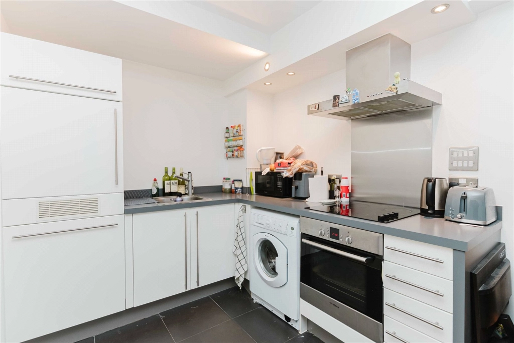 1 bedroom apartments/flats for sale in Cadogan Road, Woolwich - SE18 view 3