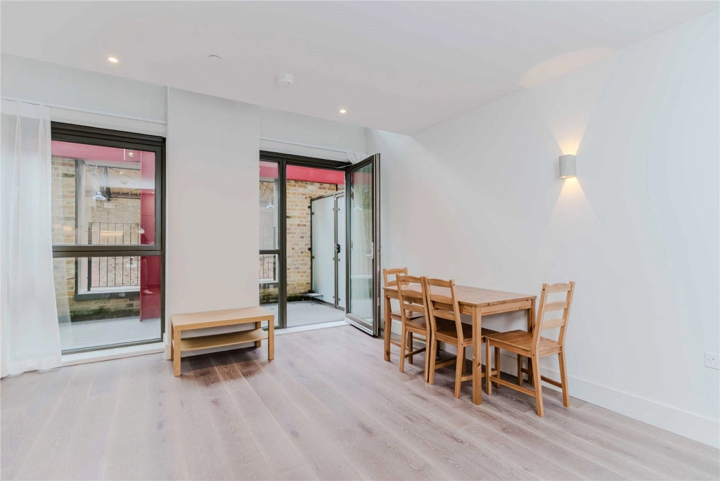 3 bedrooms apartments/flats for sale in Windsor Square, Woolwich - SE18 view 2