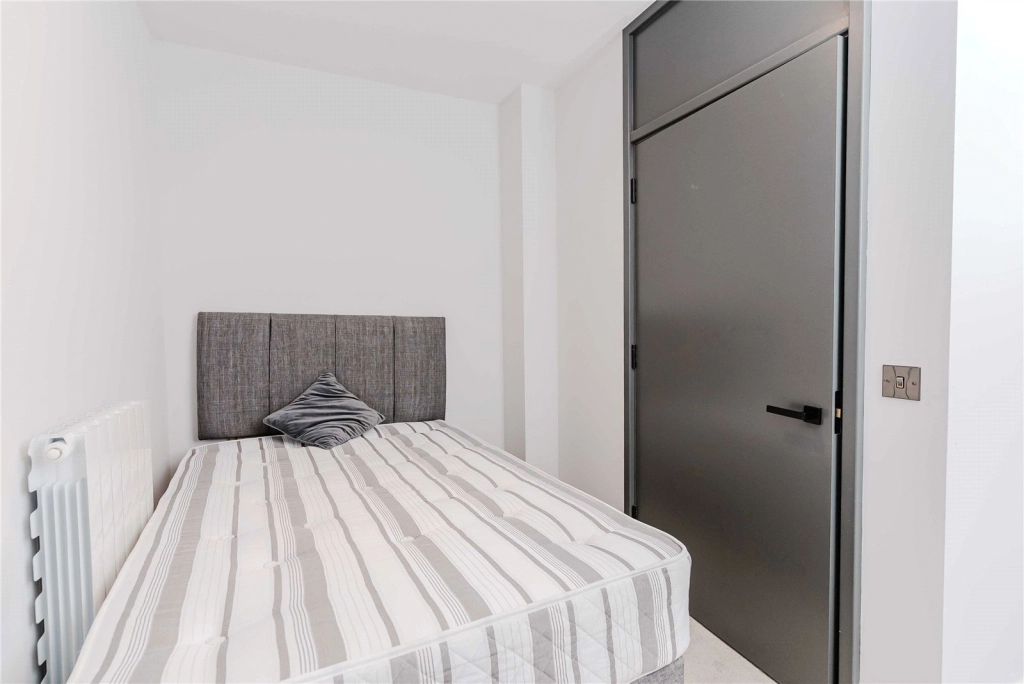 3 bedrooms apartments/flats for sale in Windsor Square, Woolwich - SE18 view 16