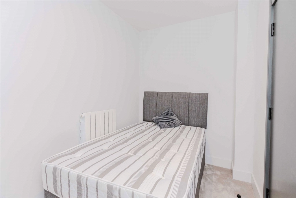 3 bedrooms apartments/flats for sale in Windsor Square, Woolwich - SE18 view 8