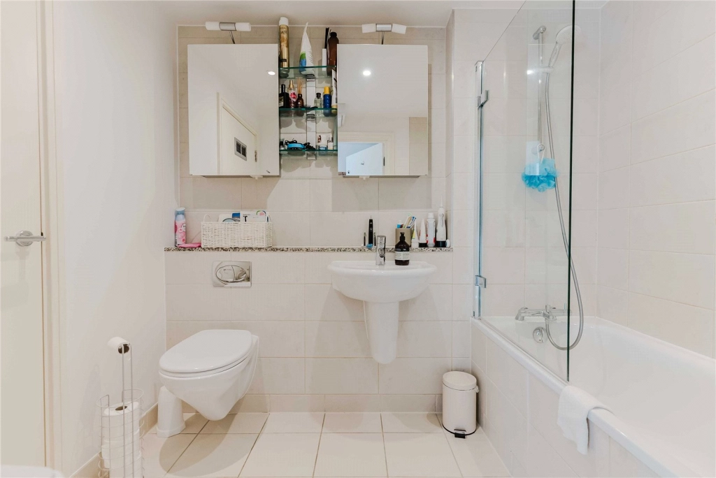 1 bedroom apartments/flats for sale in Argyll Road, Woolwich - SE18 view 6