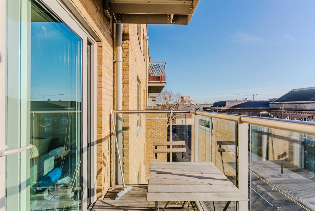 1 bedroom apartments/flats for sale in Argyll Road, Woolwich - SE18 view 15