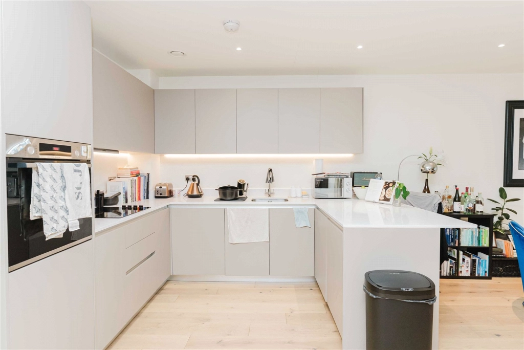 1 bedroom apartments/flats for sale in Thunderer Walk, Royal Arsenal - SE18 view 3