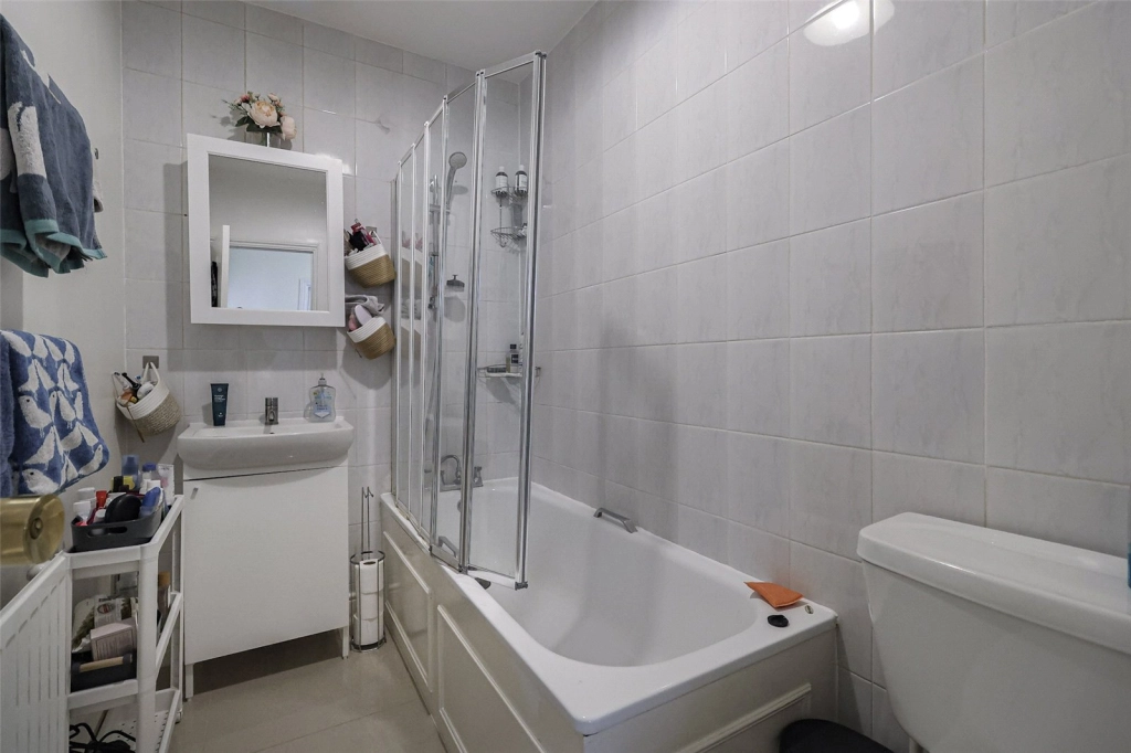 2 bedrooms apartments/flats for sale in Royal Herbert Pavilions, Gilbert Close, Woolwich - SE18 view 6