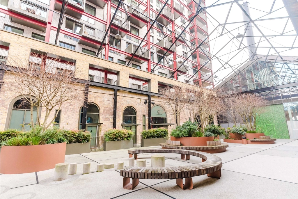 1 bedroom apartments/flats for sale in Windsor Square, Woolwich - SE18 view 20