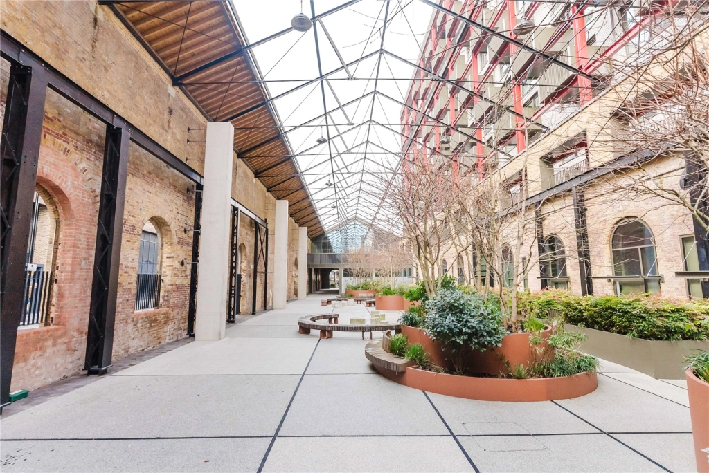 1 bedroom apartments/flats for sale in Windsor Square, Woolwich - SE18 view 23