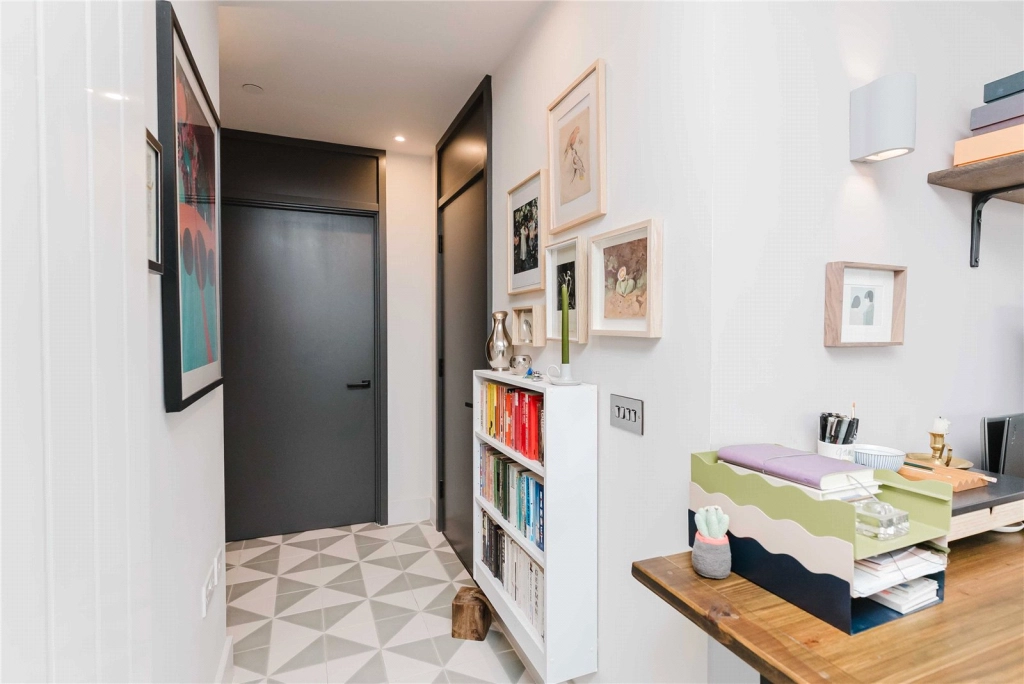 1 bedroom apartments/flats for sale in Windsor Square, Woolwich - SE18 view 18