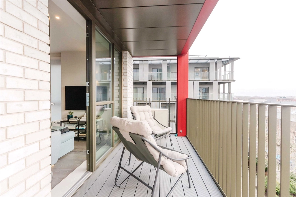 1 bedroom apartments/flats for sale in Windsor Square, Woolwich - SE18 view 7