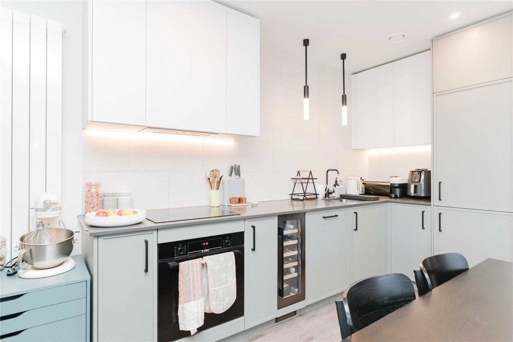 1 bedroom apartments/flats for sale in Windsor Square, Woolwich - SE18 view 16