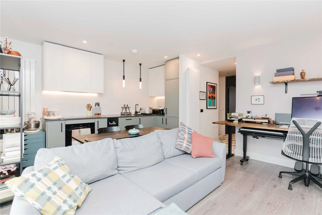 1 bedroom apartments/flats for sale in Windsor Square, Woolwich - SE18 view 14