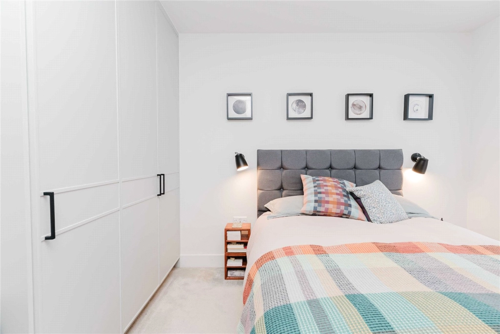 1 bedroom apartments/flats for sale in Windsor Square, Woolwich - SE18 view 11