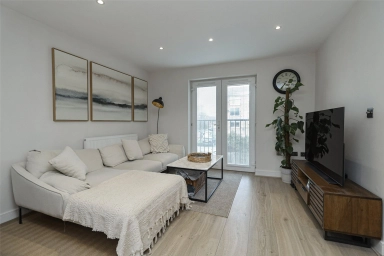 Pettacre Close, Woolwich - SE28 view 8