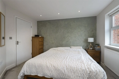 Pettacre Close, Woolwich - SE28 view 4