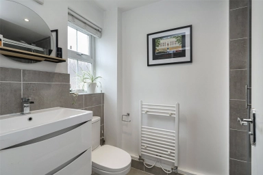 Pettacre Close, Woolwich - SE28 view 17