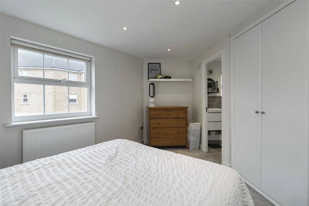2 bedrooms apartments/flats for sale in Pettacre Close, Woolwich - SE28 view 15