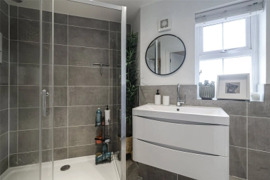 Pettacre Close, Woolwich - SE28 view 7