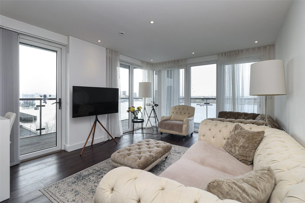 3 bedrooms apartments/flats for sale in Duke of Wellington Avenue, Royal Arsenal - SE18 view 9