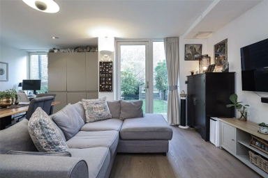 Parade Ground Path, Woolwich - SE18 view 2