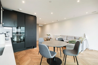 Brigadier Walk, Woolwich - SE18 view 3