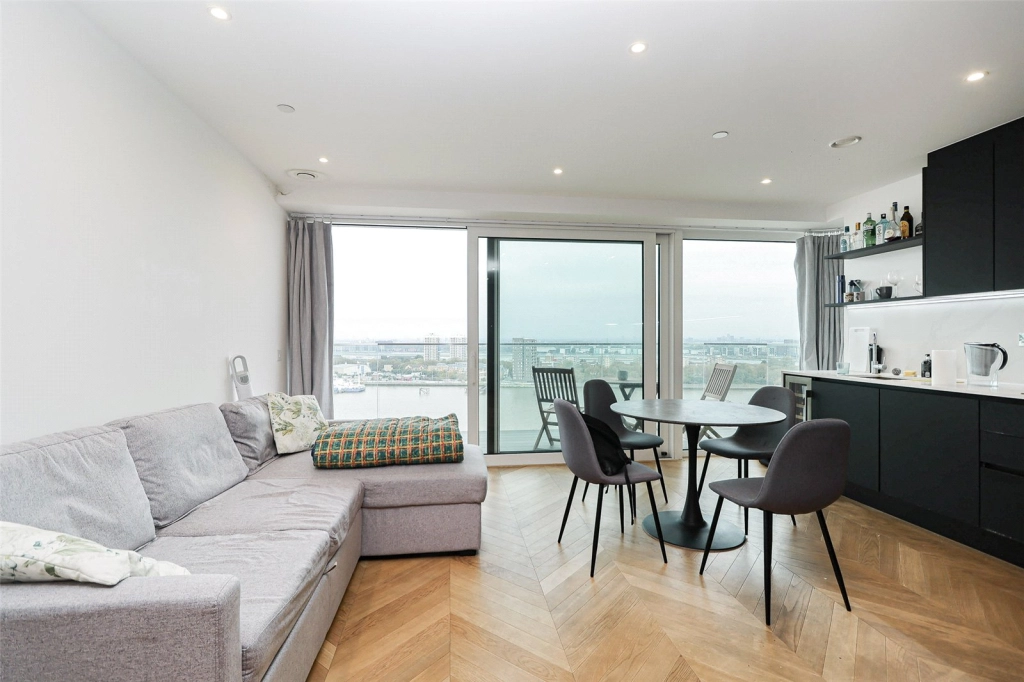 2 bedrooms apartments/flats for sale in Brigadier Walk, Woolwich - SE18 view 5