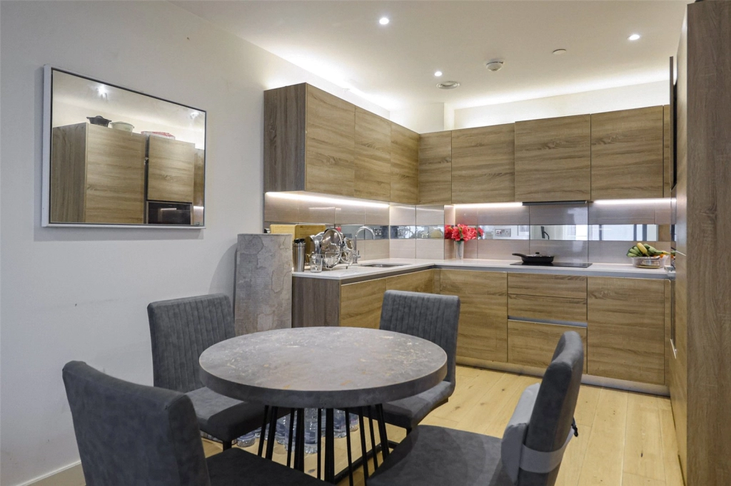 2 bedrooms apartments/flats for sale in Duke of Wellington Avenue, Woolwich - SE18 view 12