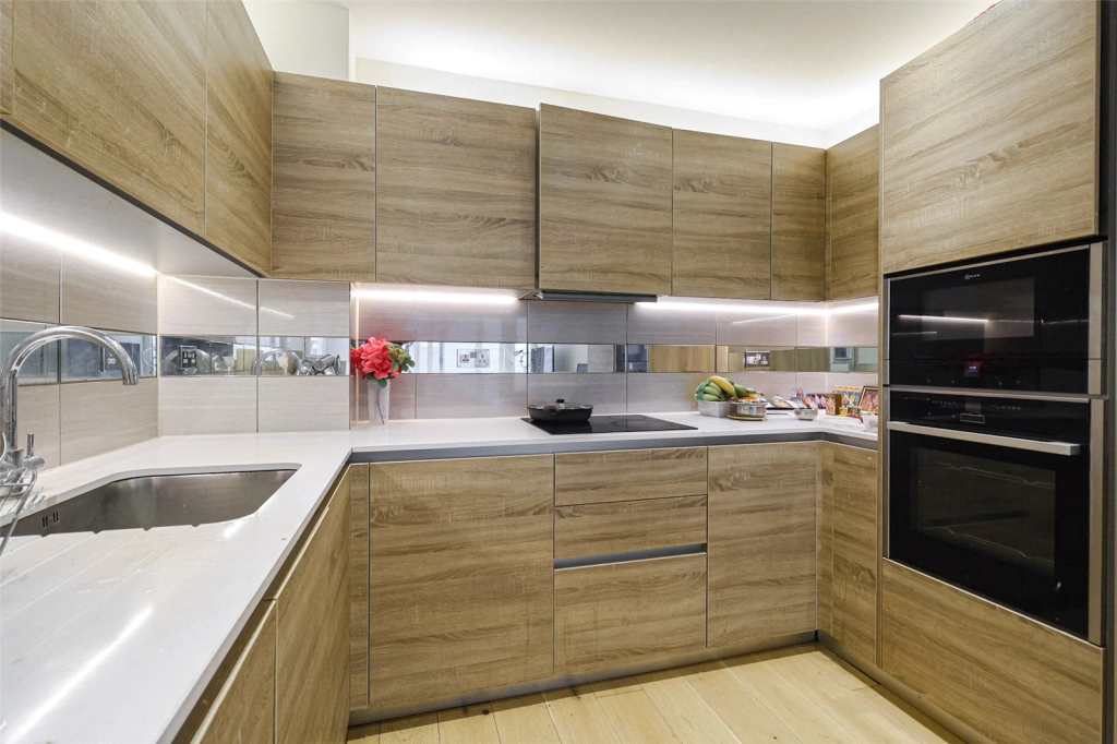 2 bedrooms apartments/flats for sale in Duke of Wellington Avenue, Woolwich - SE18 view 13