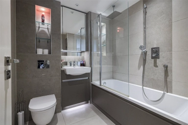 Duke of Wellington Avenue, Woolwich - SE18 view 7