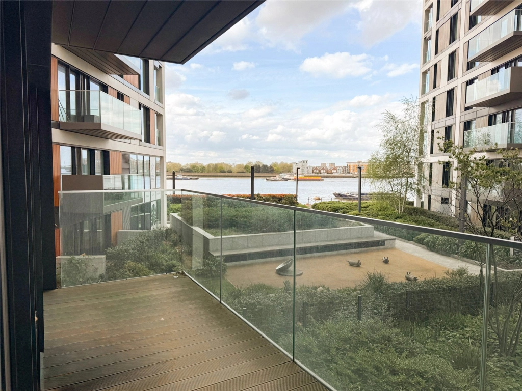 2 bedrooms apartments/flats for sale in Duke of Wellington Avenue, Woolwich - SE18 view 8