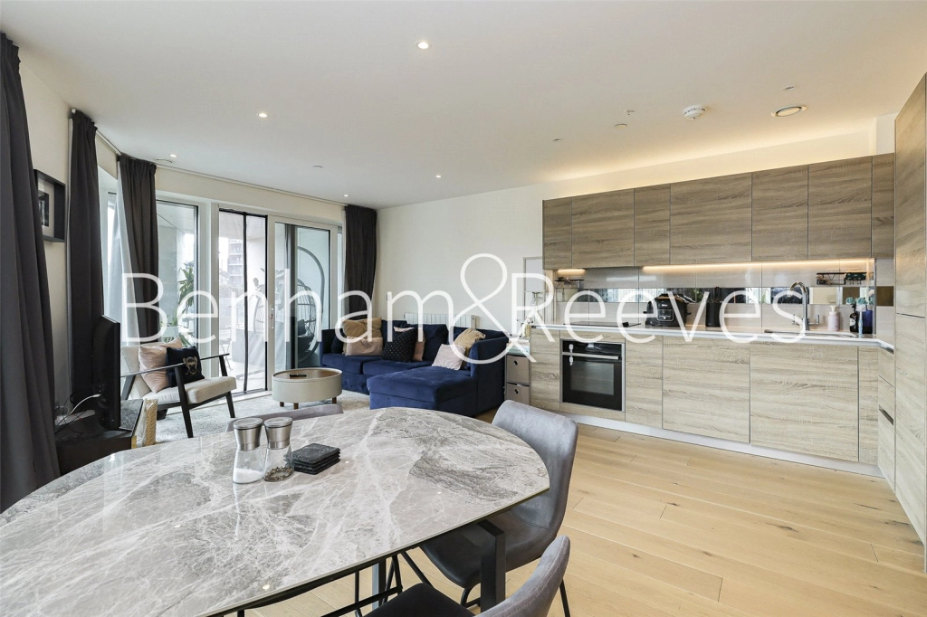 1 bedroom apartments/flats for sale in Duke of Wellington Avenue, London - SE18 view 4