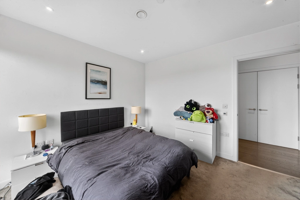 1 bedroom apartments/flats for sale in Heygate Street, Elephant and Castle - SE17 view 12