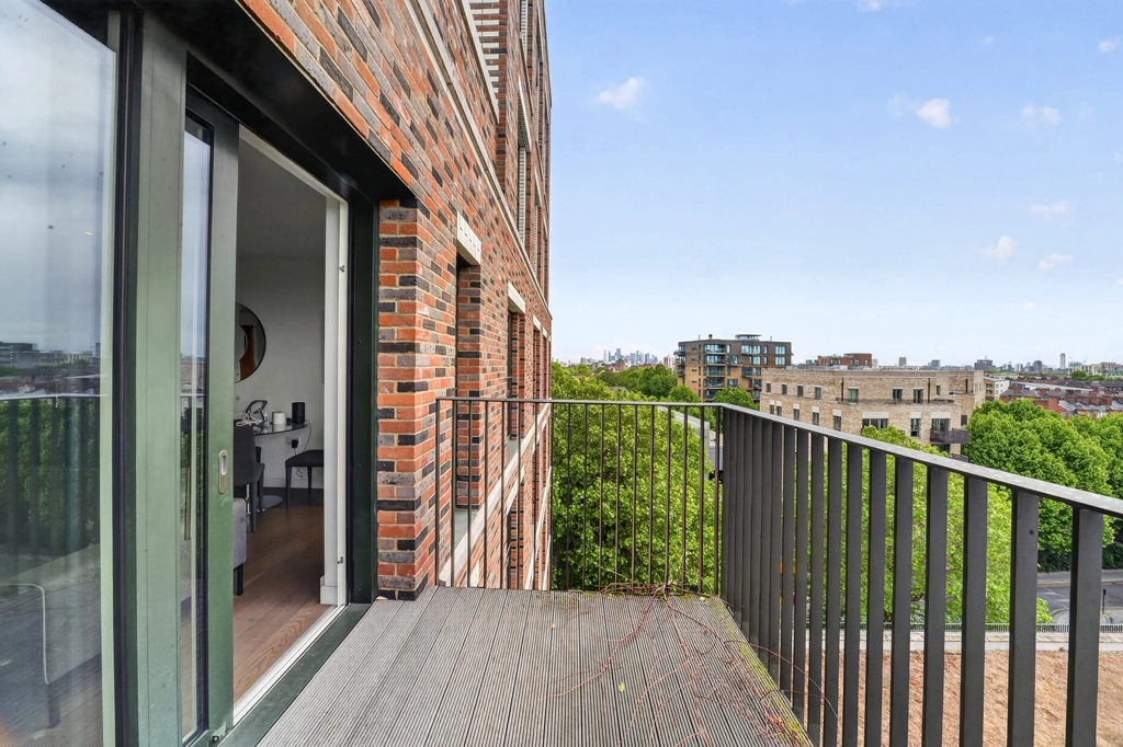1 bedroom apartments/flats for sale in Heygate Street, Elephant and Castle - SE17 view 13
