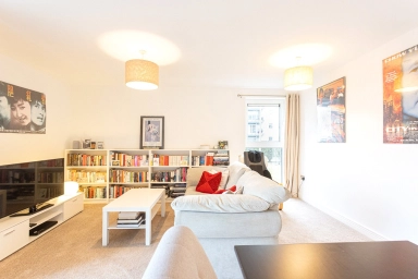 Erebus Drive, London - SE28 view 6