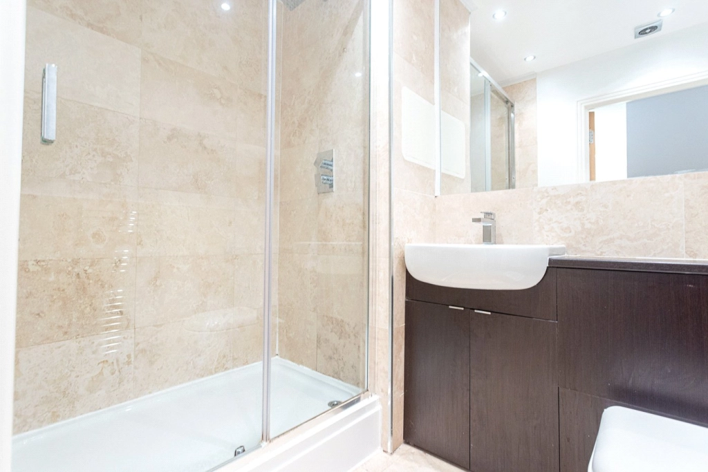 2 bedrooms apartments/flats for sale in Erebus Drive, London - SE28 view 9