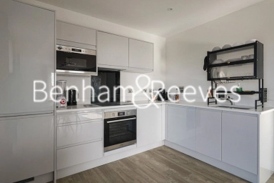 Vousden Grove, London - SE28 view 7