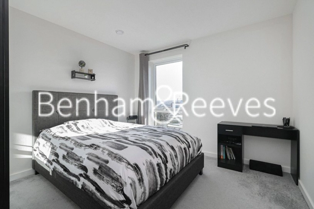 2 bedrooms apartments/flats for sale in Vousden Grove, London - SE28 view 10